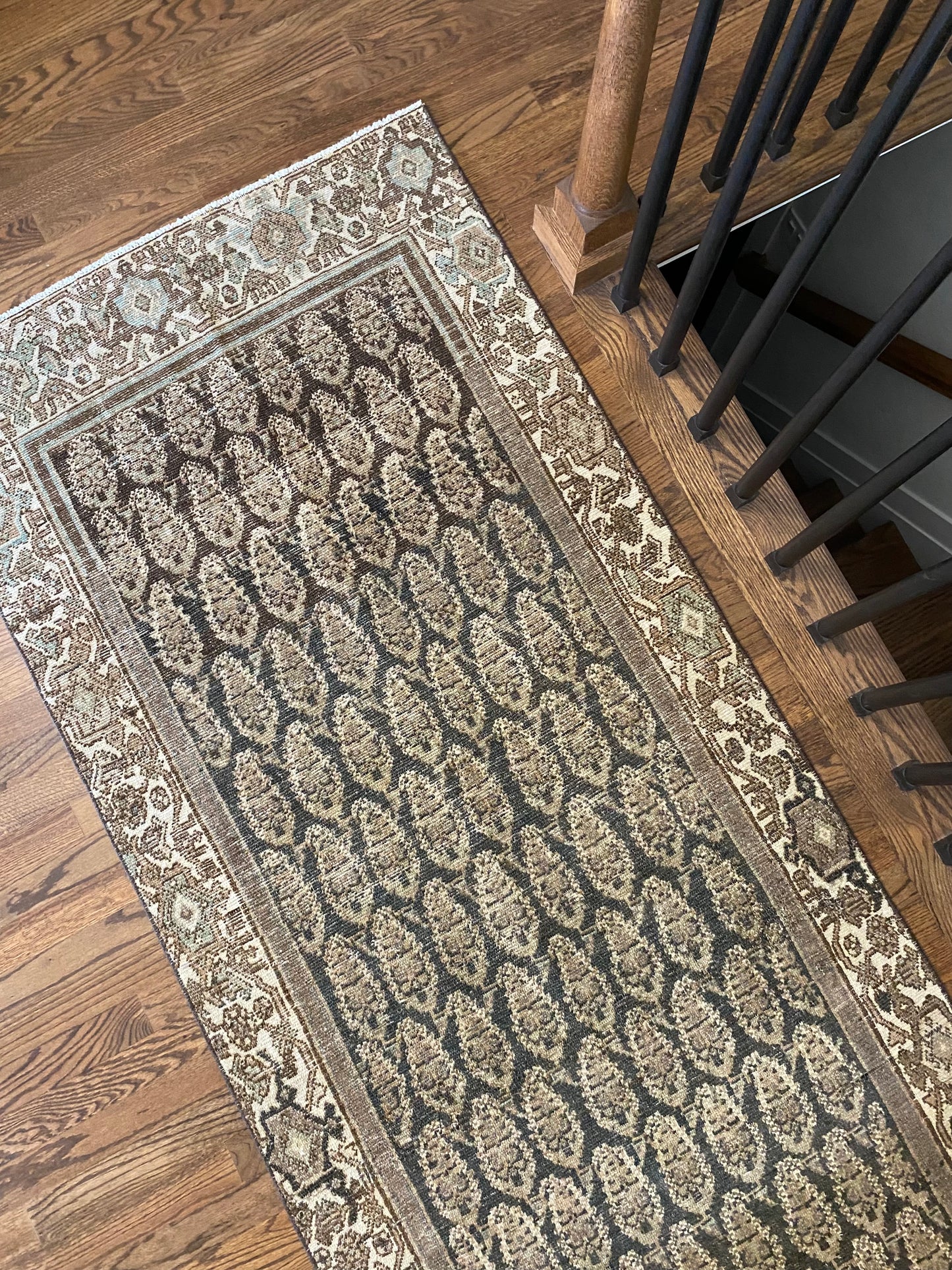 Mila 3’0.5 x 12’10