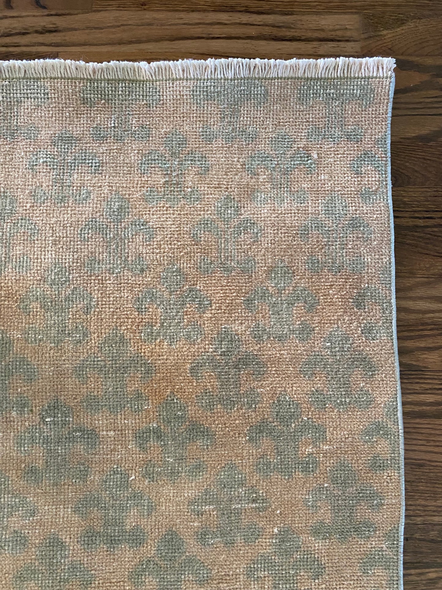 Vintage Turkish Wool Runner 2’2.5 x 8’10 – Hand-Knotted Peach & Sea Foam Green Runner | Lucia