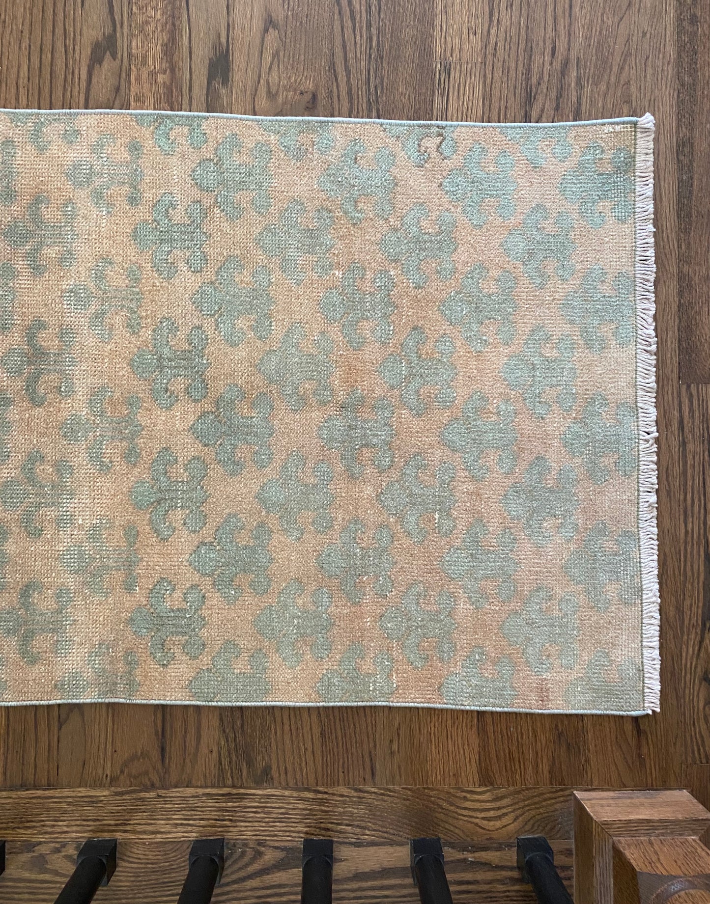 Vintage Turkish Wool Runner 2’2.5 x 8’10 – Hand-Knotted Peach & Sea Foam Green Runner | Lucia