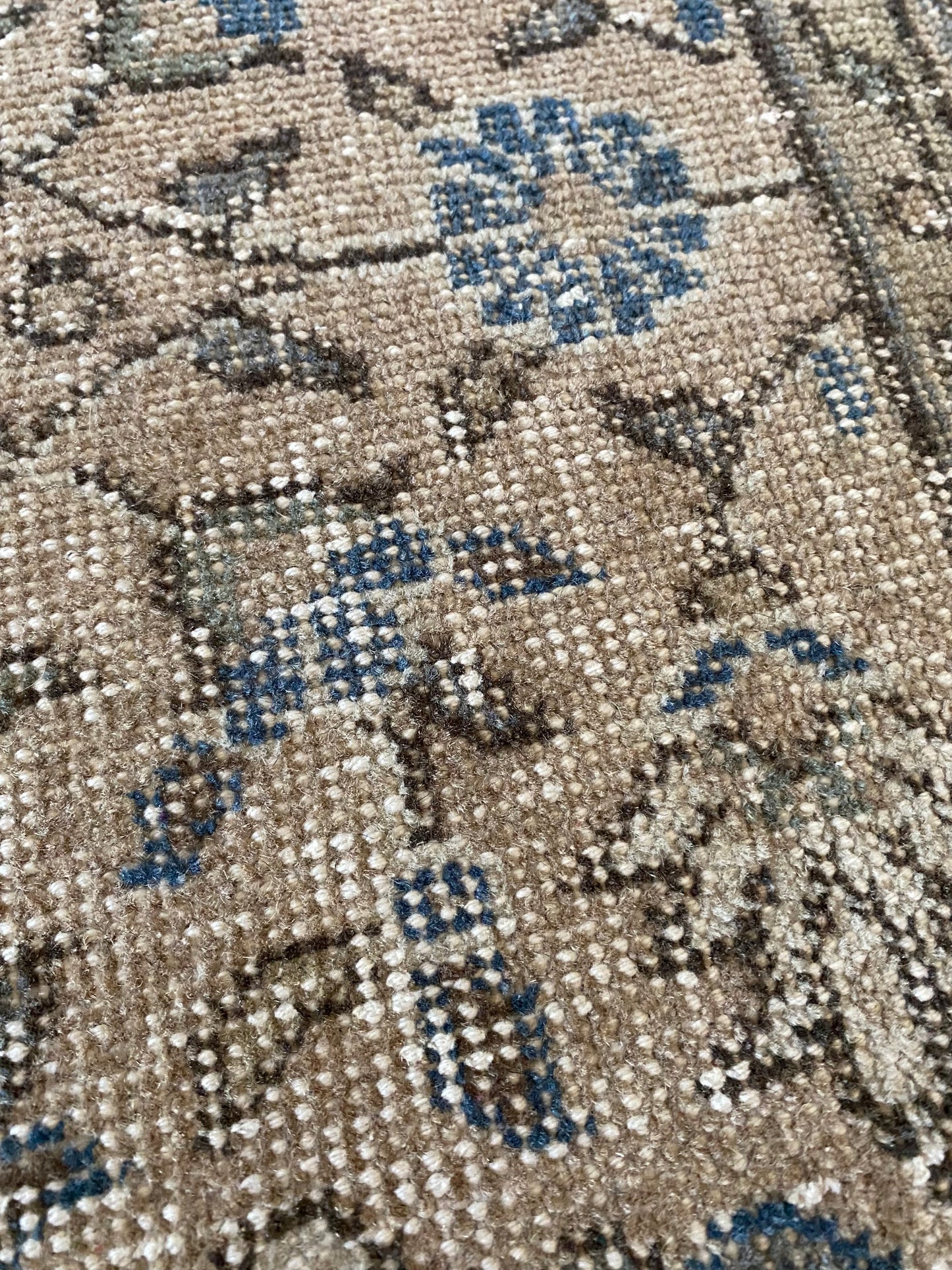 Vintage Turkish Wool Area Rug 7’7’x10’8" – Hand-Knotted Neutral & Blue Floral Rug | Cora