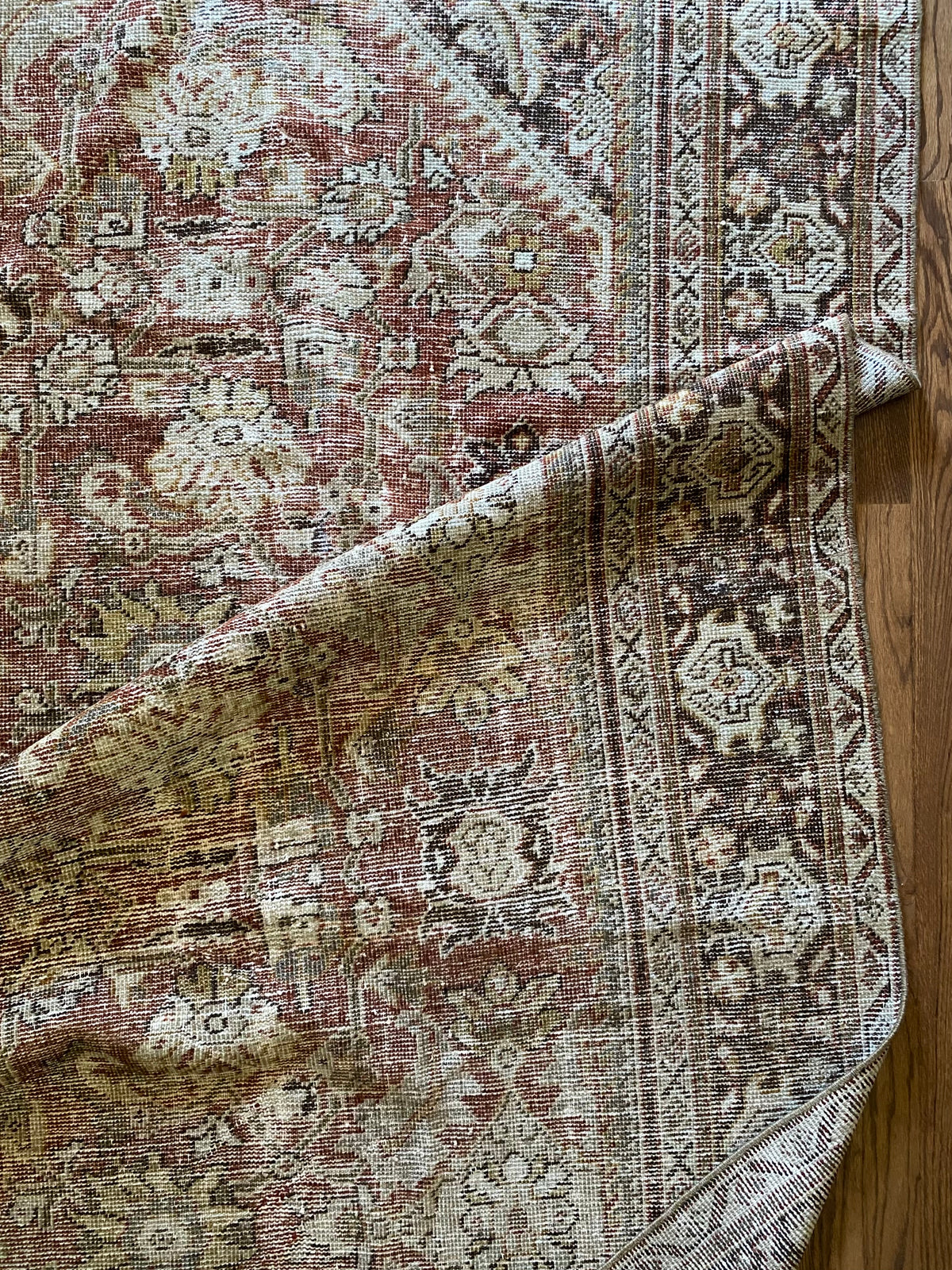 Antique Mahal Wool Area Rug 6’11x10’2” – Hand-Knotted Red Rug | Emre