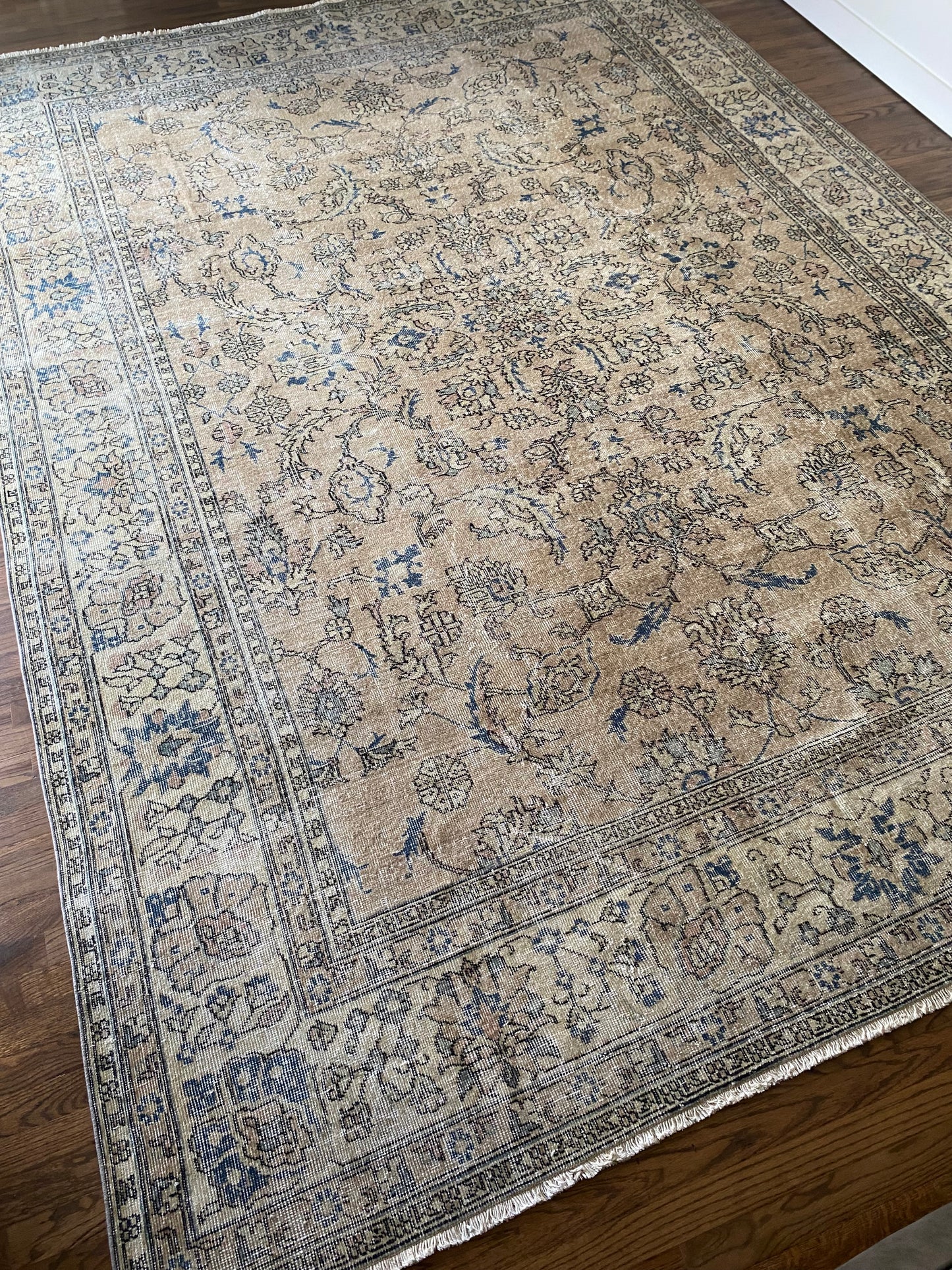 Khloe 8’7.5 x 12’2.5