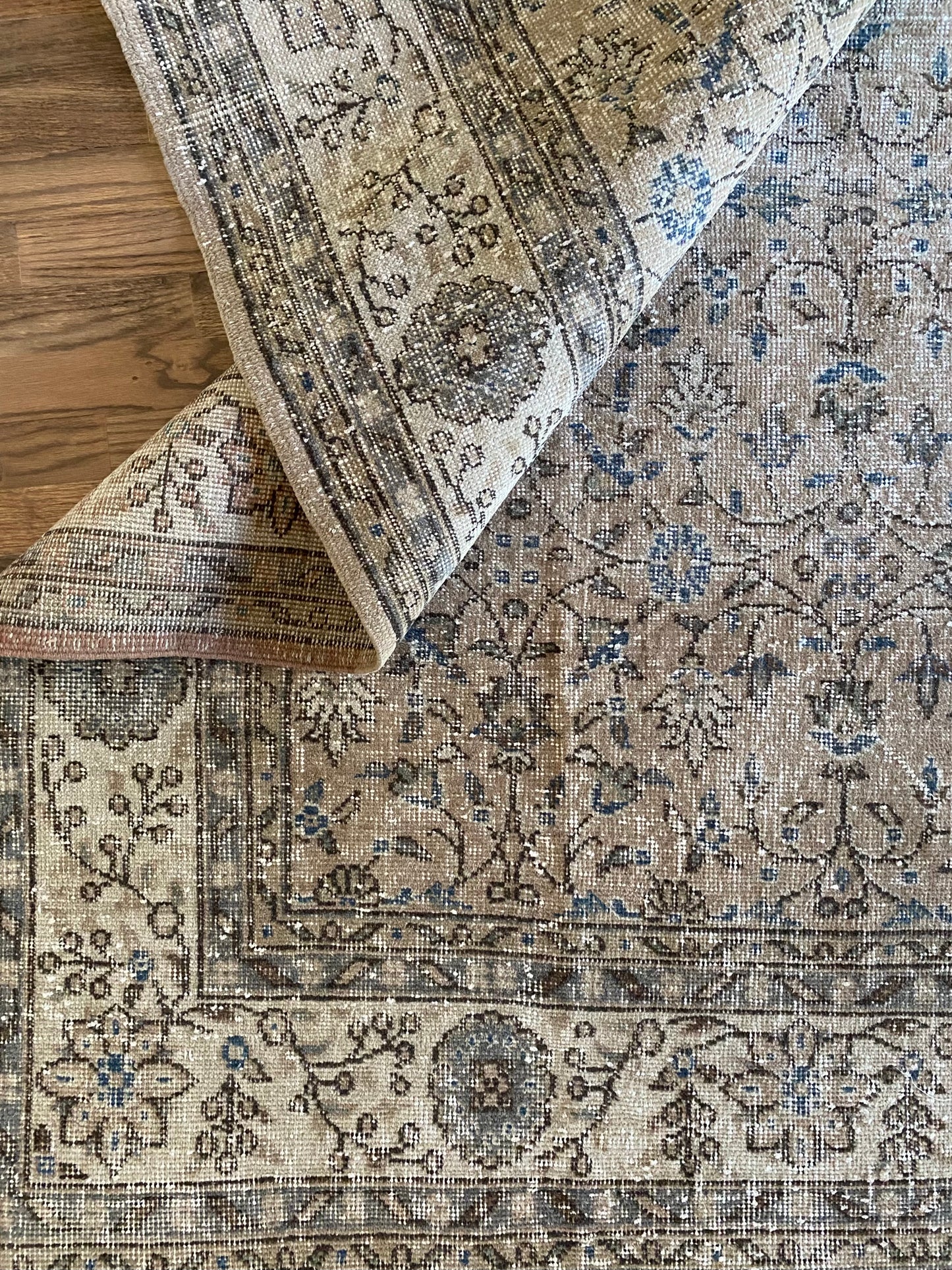 Vintage Turkish Wool Area Rug 7’7’x10’8" – Hand-Knotted Neutral & Blue Floral Rug | Cora