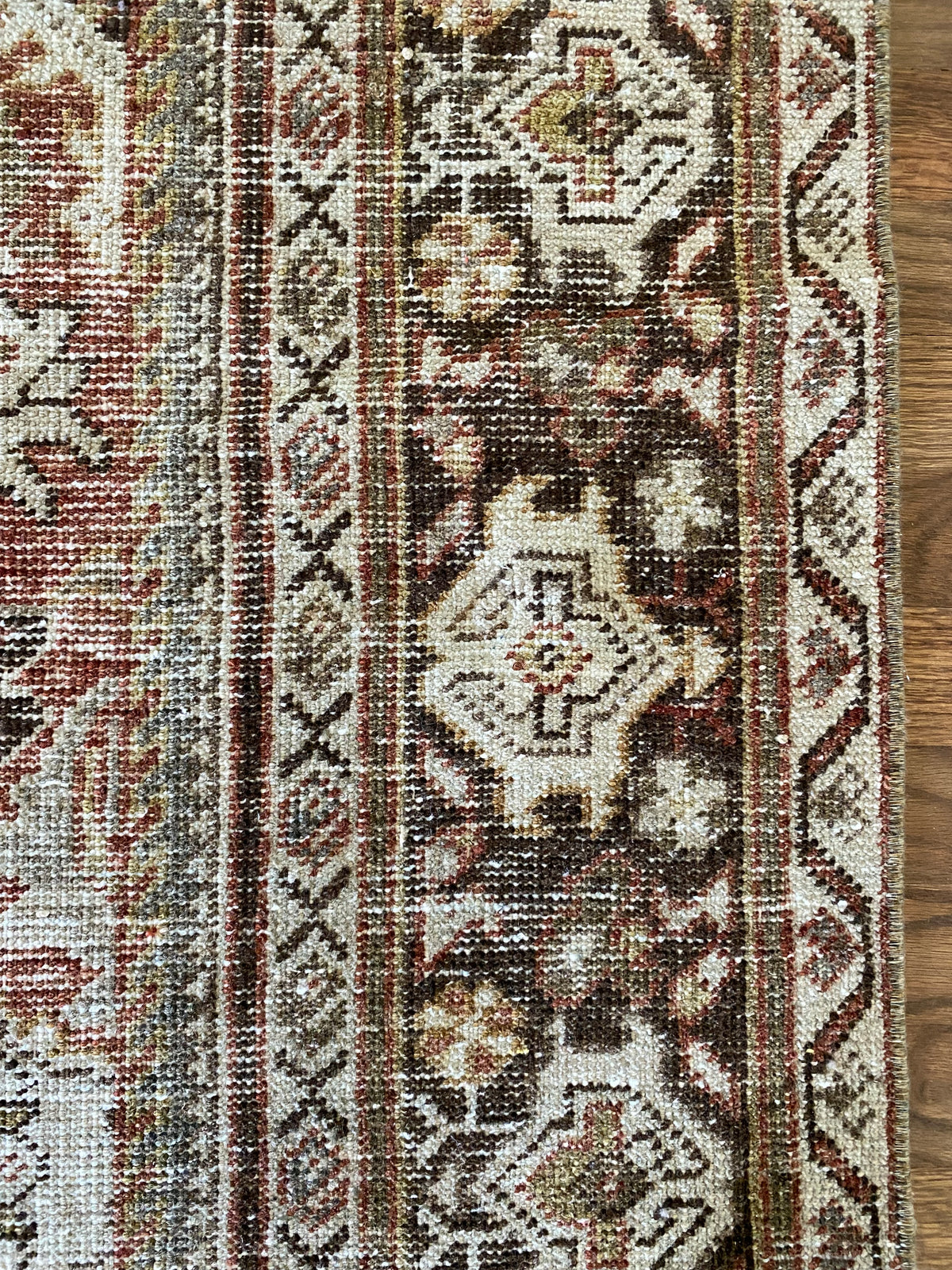 Antique Mahal Wool Area Rug 6’11x10’2” – Hand-Knotted Red Rug | Emre