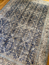 Load image into Gallery viewer, Wren 6’9.5 x 9’10.5 (7 x 10)
