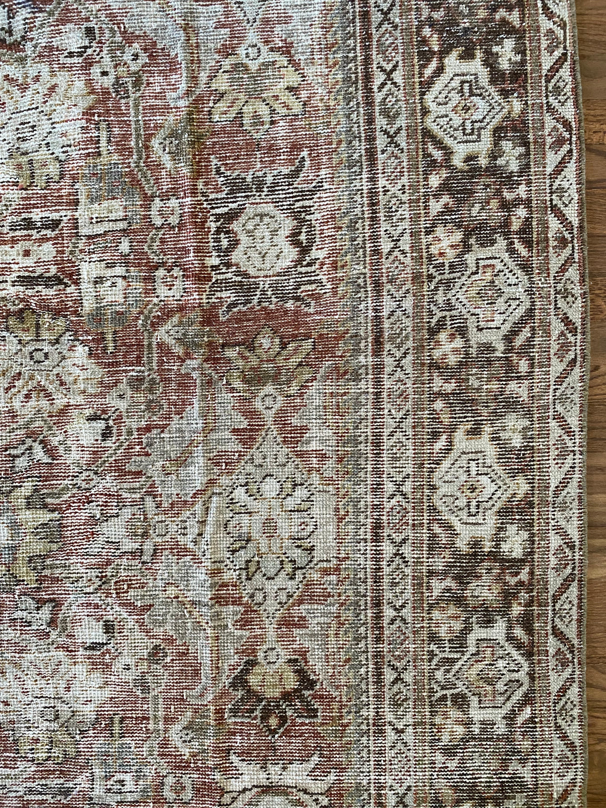 Antique Mahal Wool Area Rug 6’11x10’2” – Hand-Knotted Red Rug | Emre