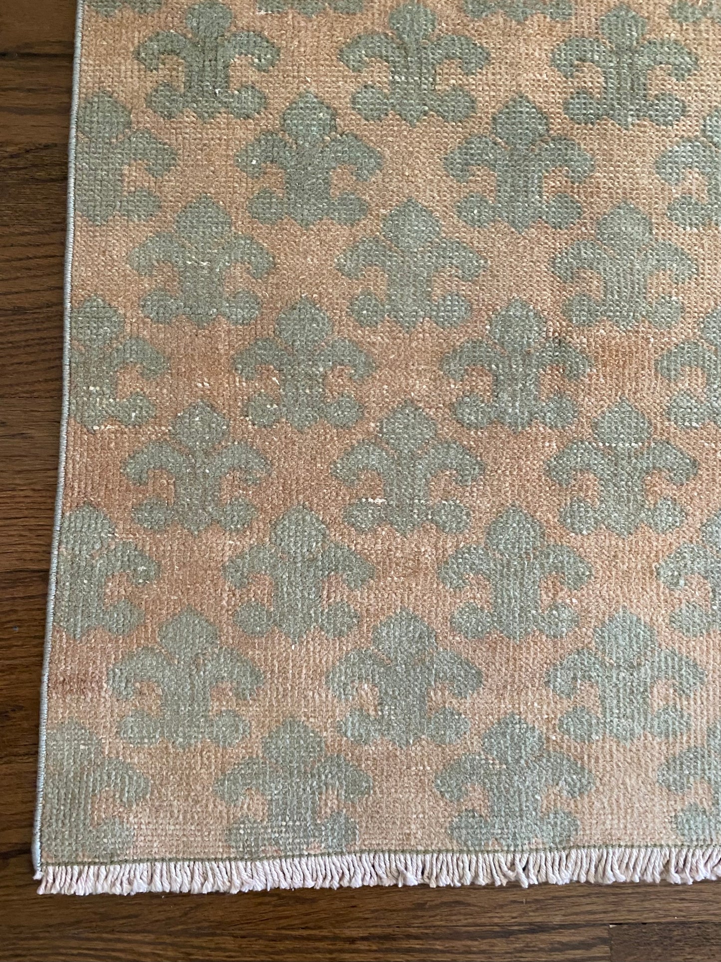 Vintage Turkish Wool Runner 2’2.5 x 8’10 – Hand-Knotted Peach & Sea Foam Green Runner | Lucia