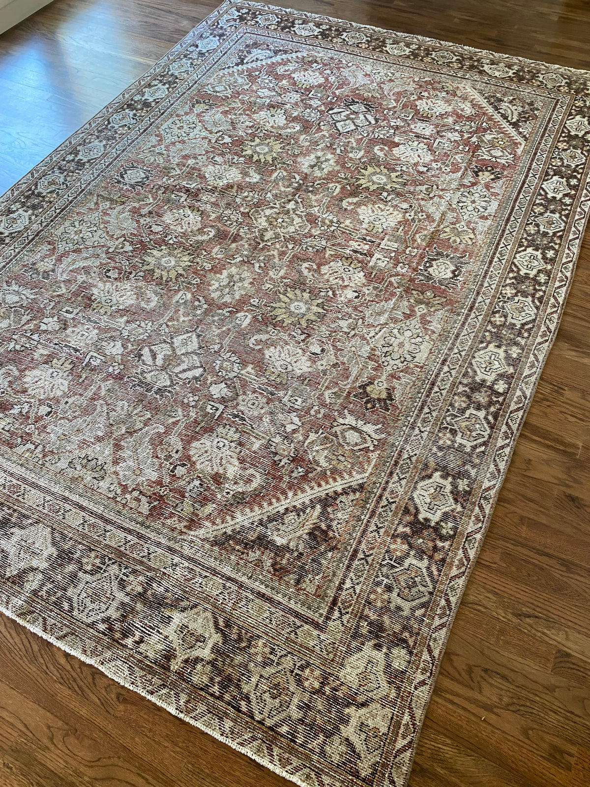 Antique Mahal Wool Area Rug 6’11x10’2” – Hand-Knotted Red Rug | Emre