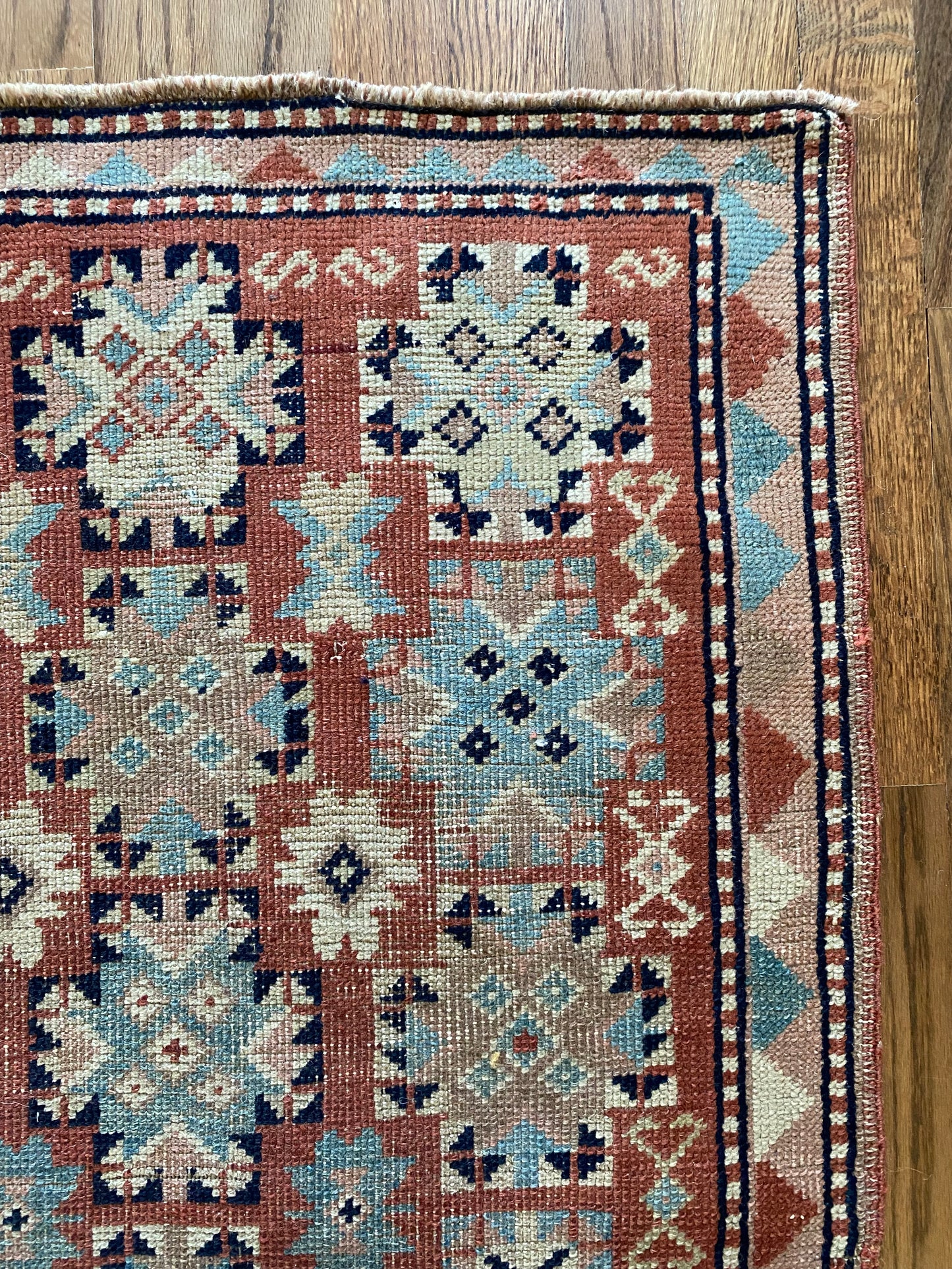 Camille 2’2 x 3’9.5