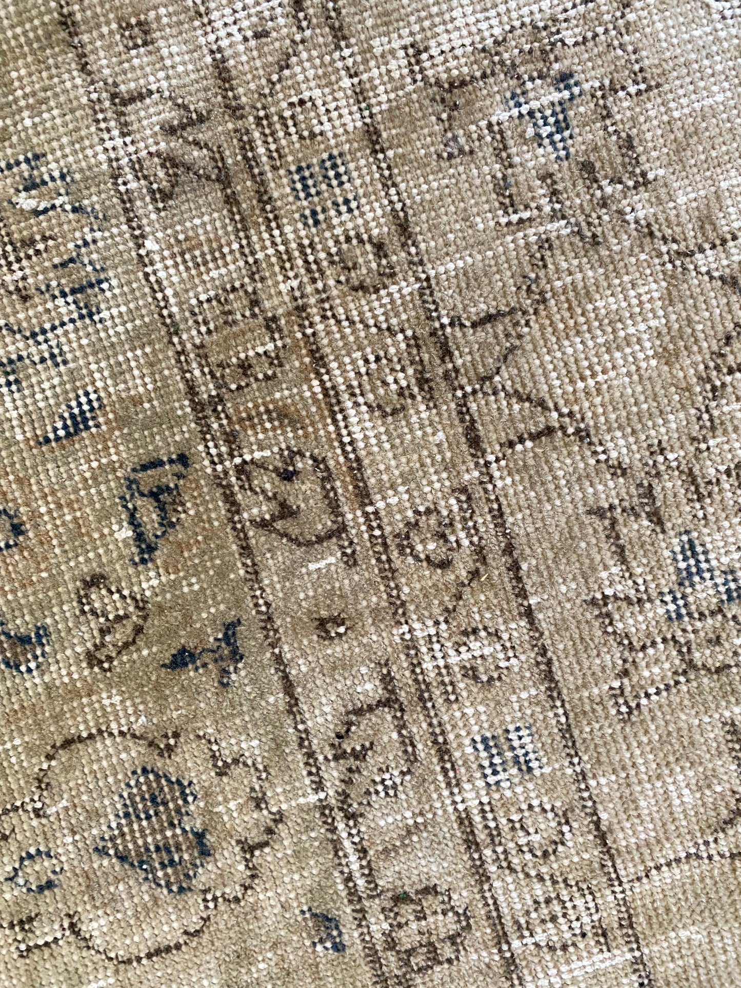 Vintage Turkish Wool Area Rug 9’10”x12’9.5” – Hand-Knotted Neutral Rug | Eden