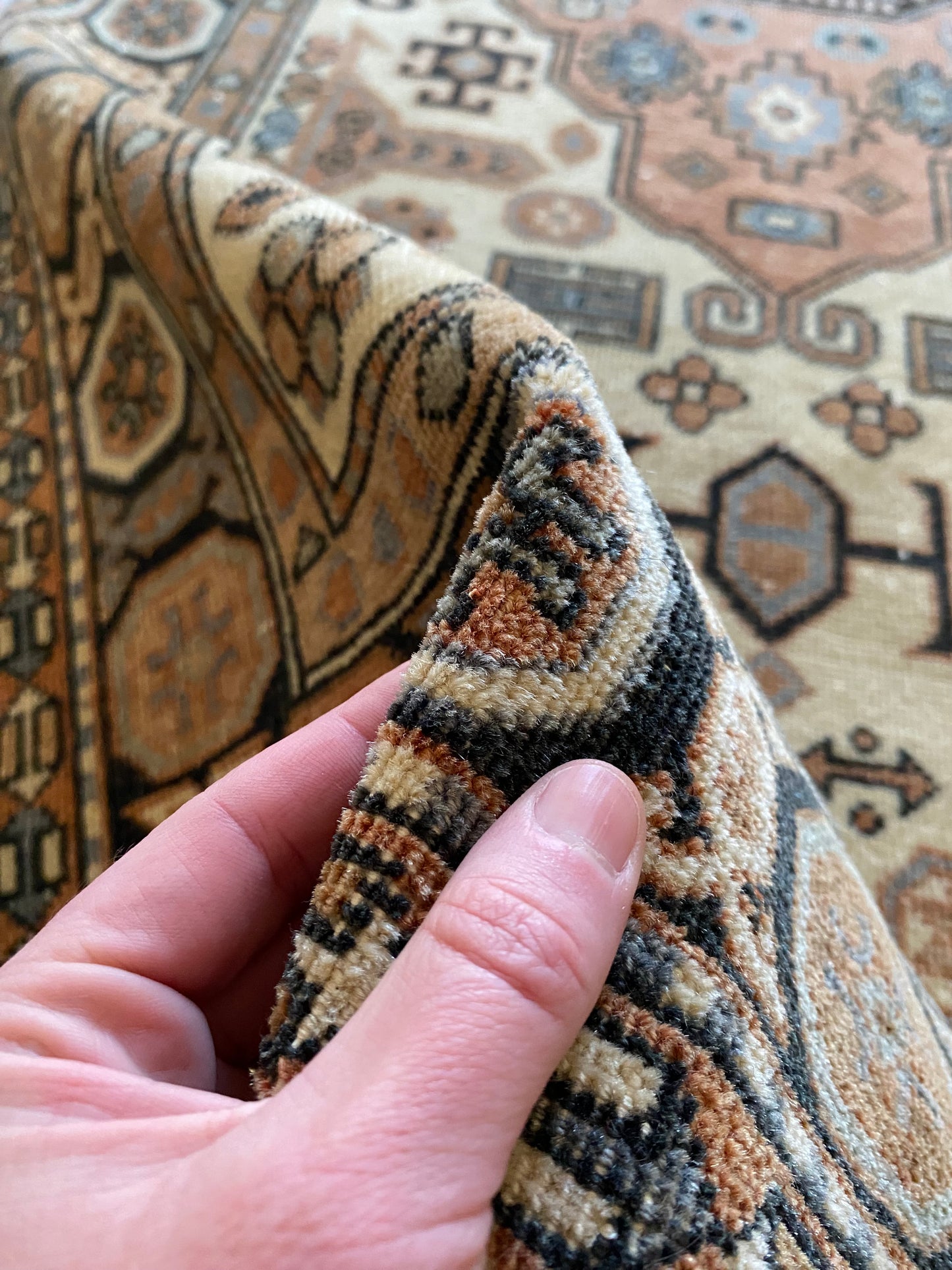 Beatrice 2’9.5 x 5’9