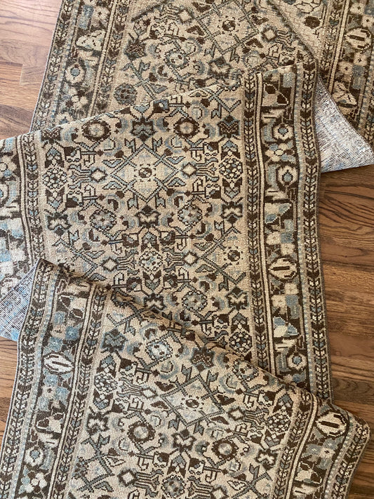 Mollie 2’11.5 x 9’5
