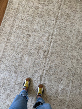 Load image into Gallery viewer, Greta 6’2.5 x 9’11 (6 x 10)
