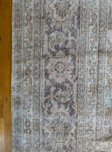 Load image into Gallery viewer, Mindy 9’3 x 13’3 (9 x 13)
