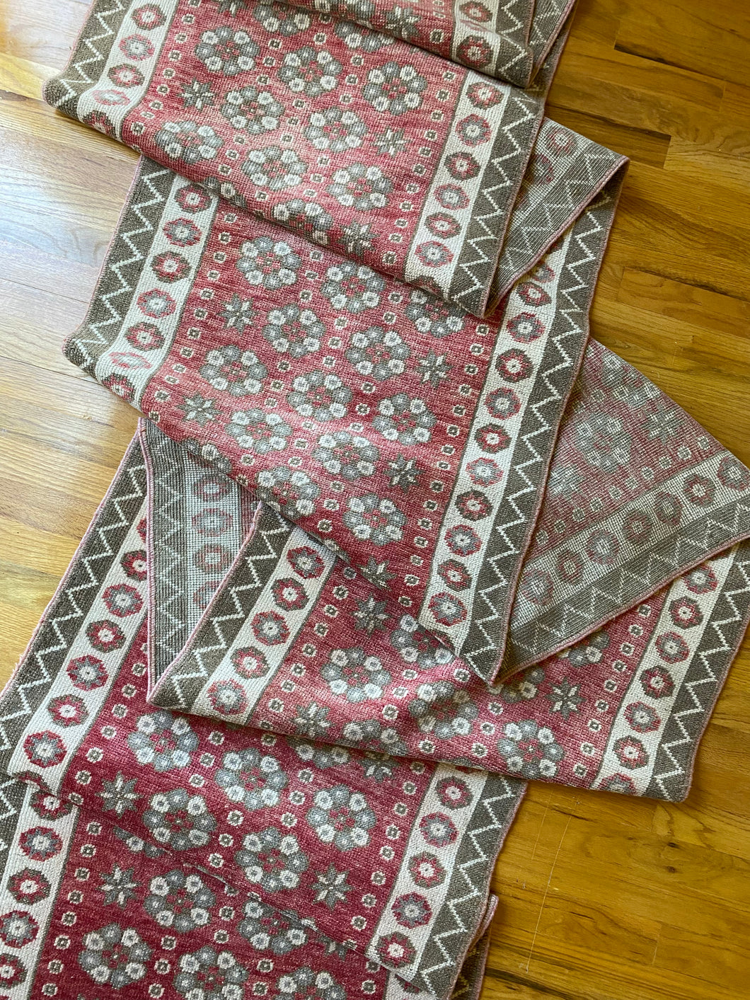 Penelope 2’5 x 18’7.5