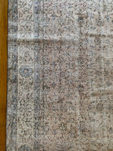 Load image into Gallery viewer, Suzette 8’7 x 12’5.5 (9 x 12)
