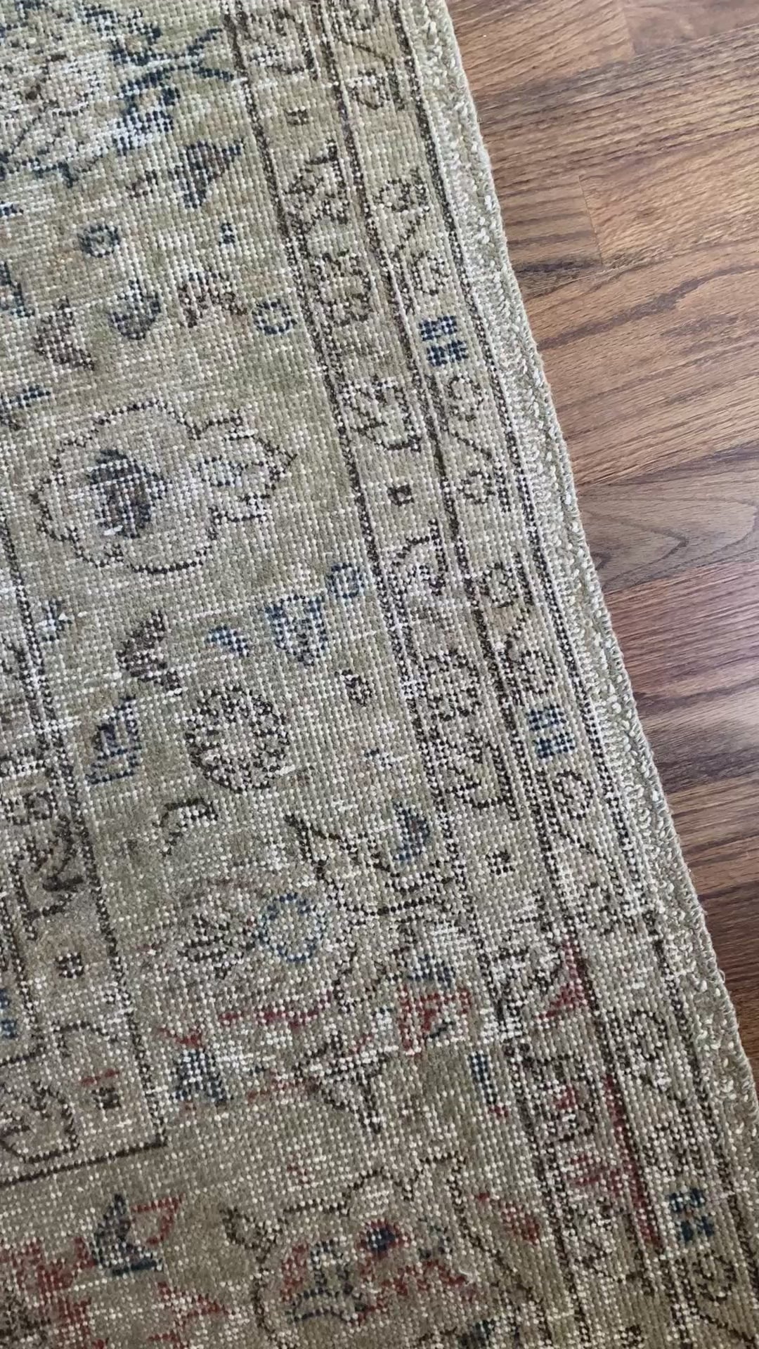 Vintage Turkish Wool Area Rug 9'10”x12'9.5” – Hand-Knotted Neutral