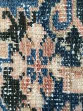 Load image into Gallery viewer, Jenni 6’7 x 10’2 (7 x 10)
