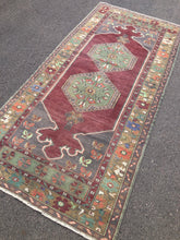 Load image into Gallery viewer, Helena 3&#39;10.5 x 8&#39;2
