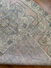 Load image into Gallery viewer, Giana 4’2 x 6’11
