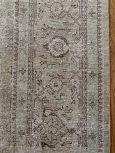 Load image into Gallery viewer, Vivian 10’1 x 13’3
