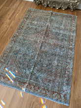 Load image into Gallery viewer, Devon 4’3 x 6’7
