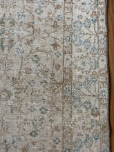 Load image into Gallery viewer, Collette 5’5 x 9’1
