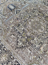 Load image into Gallery viewer, Esther 10’3.5 x 12’10
