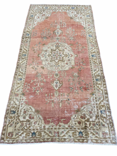 Load image into Gallery viewer, Marion 5’5 x 10’5
