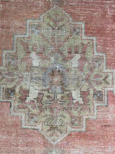 Brit 3’1.5 x 4’10