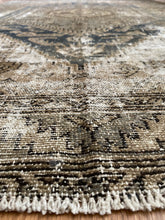 Load image into Gallery viewer, Adeline 4’3 x 6’2.5
