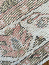 Load image into Gallery viewer, Adelaide 3’8 x 6’10.5
