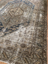 Load image into Gallery viewer, Adeline 4’3 x 6’2.5
