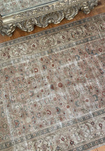 Load image into Gallery viewer, Kassidy 4’4.5 x 7’5.5
