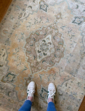 Load image into Gallery viewer, Cora 4’6.5 x 6’5
