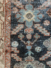 Load image into Gallery viewer, Quinn 2’11.5 x 11’5.5
