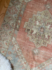 Brit 3’1.5 x 4’10