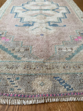 Load image into Gallery viewer, No. 786
