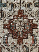 Load image into Gallery viewer, Jean 2’6 x 8’7
