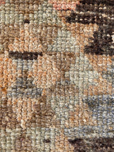 Load image into Gallery viewer, Mollie 2’10 x 8’5
